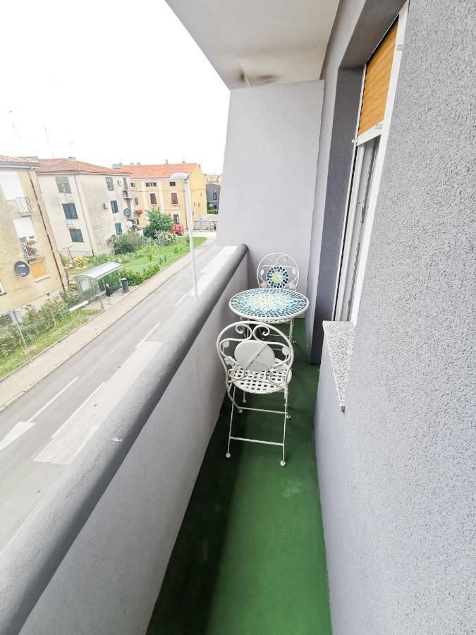 Sea Star Apartment Pula Bagian luar foto